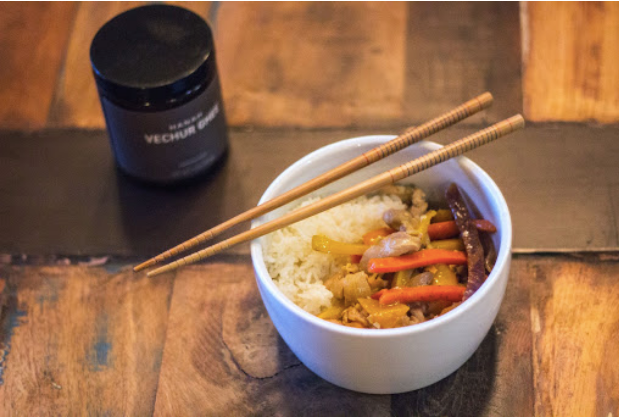 HANAH Fan Kurtis Jackson put together a lovely chicken stir fry using our Vechur Ghee. Check it out today!